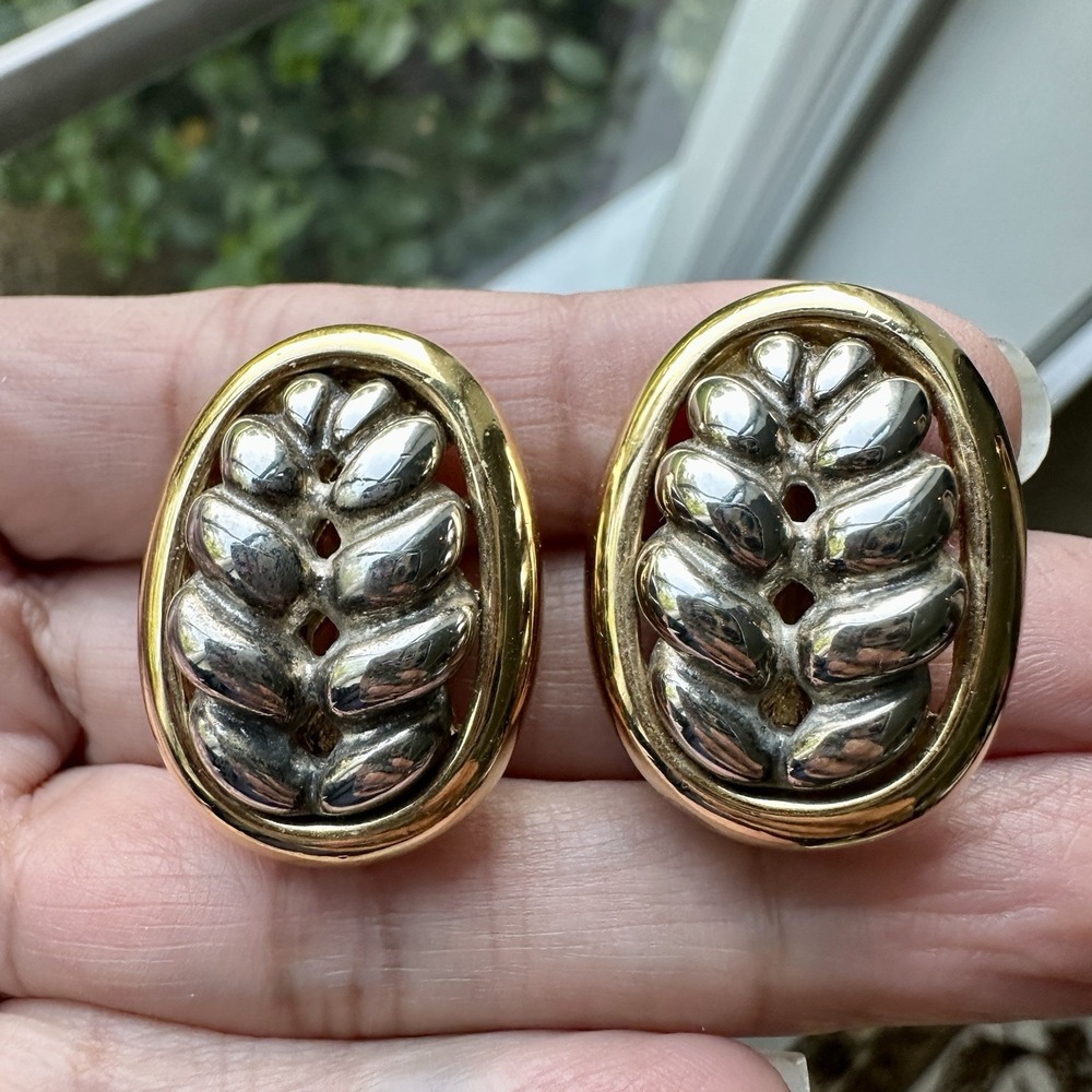VTG Givenchy Paris NY Earrings 1 Inch Wheat Oval Silver Gold Plated Classic Rare - Picture 5 of 6